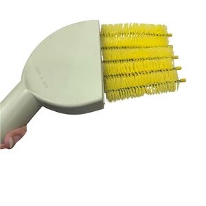 Jobar Vac Brush attachment for vacuum mini-blinds Yellow Bristle Cleaning Brush